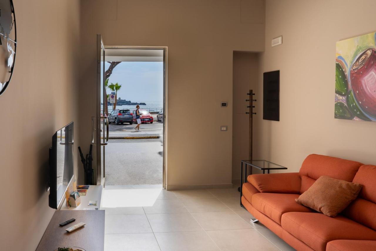 Iitana Luxury Apartment - Fronte Mare Con Vasca Idromassaggio Catania Exterior photo